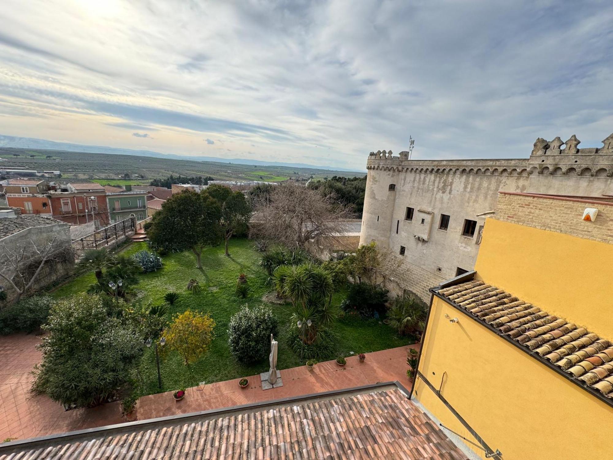 B&B Palazzo Croghan Torremaggiore Luaran gambar