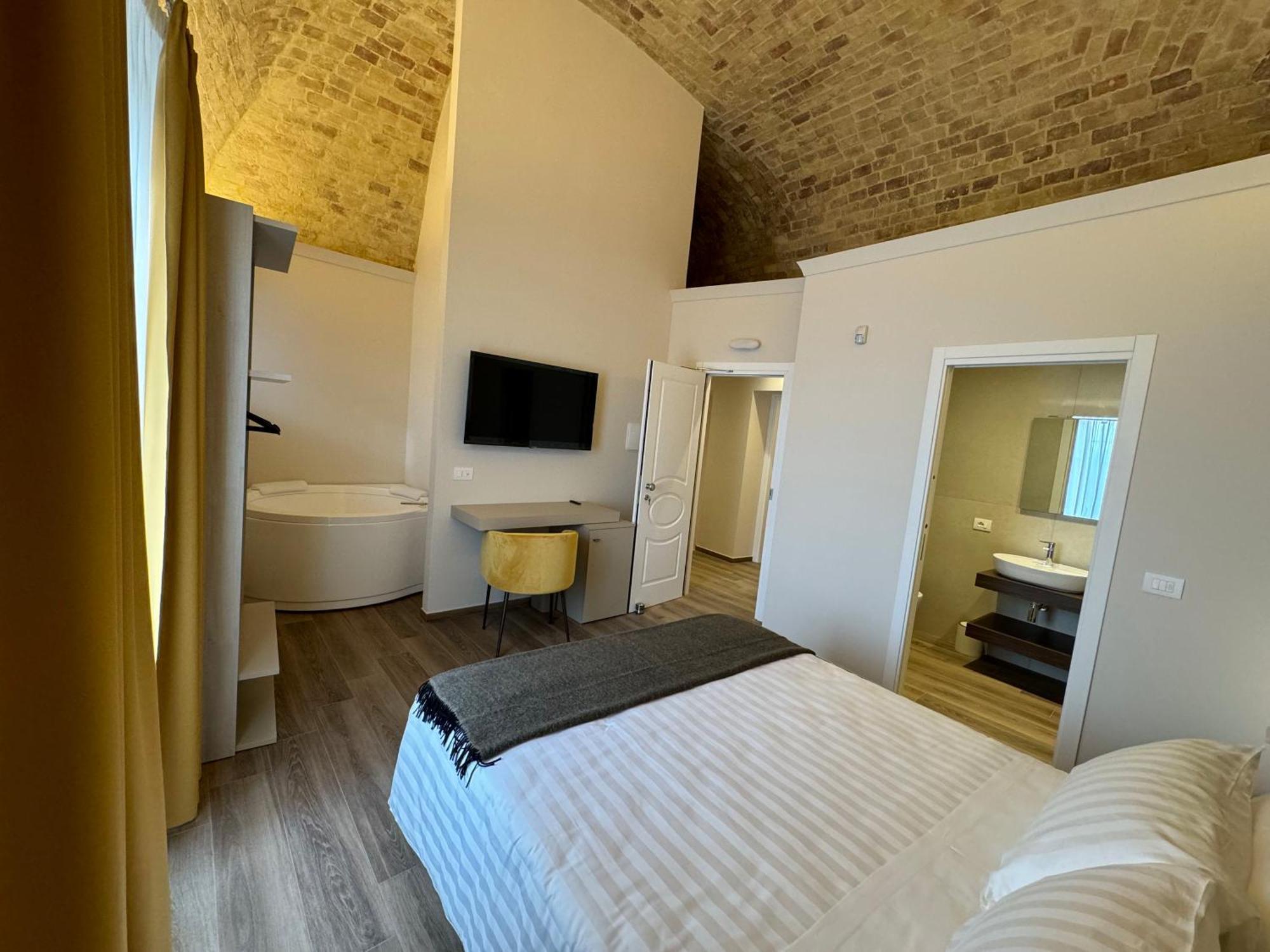 B&B Palazzo Croghan Torremaggiore Luaran gambar
