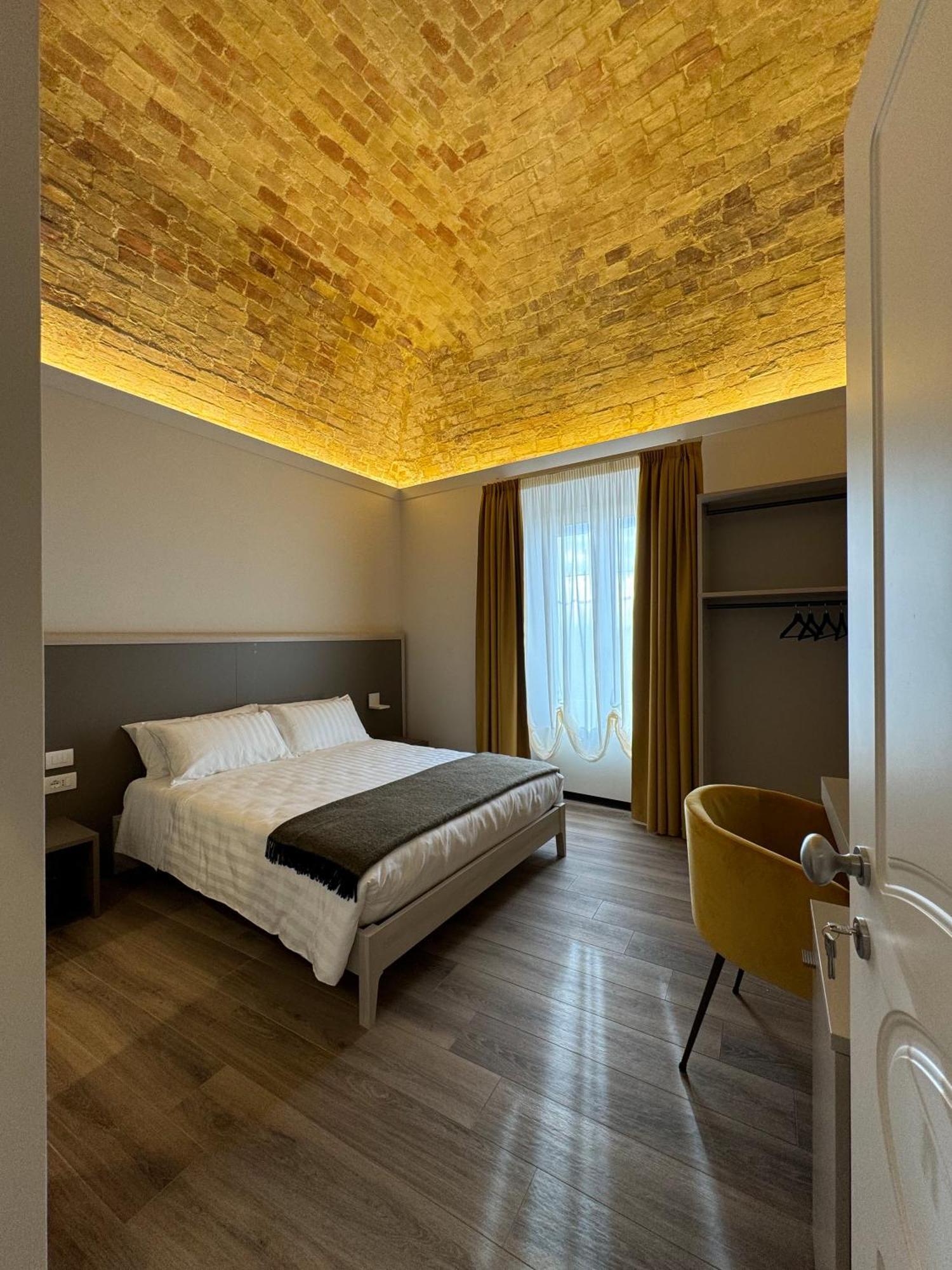 B&B Palazzo Croghan Torremaggiore Luaran gambar